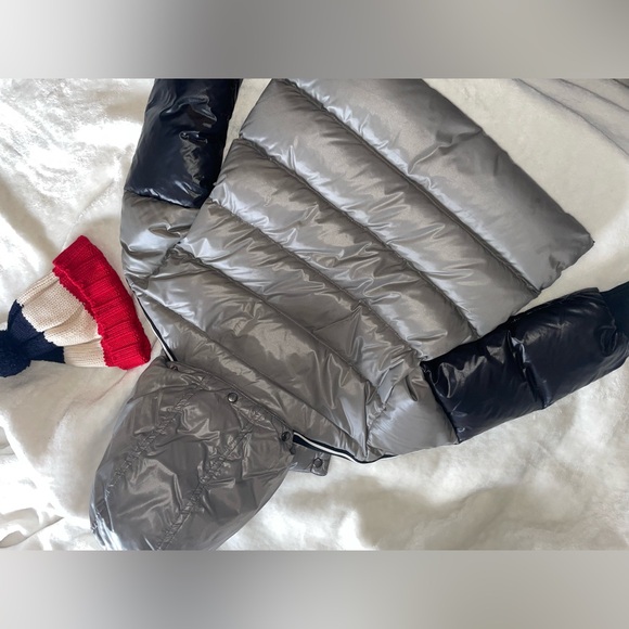 Moncler Jacket & Hat - Picture 5 of 8